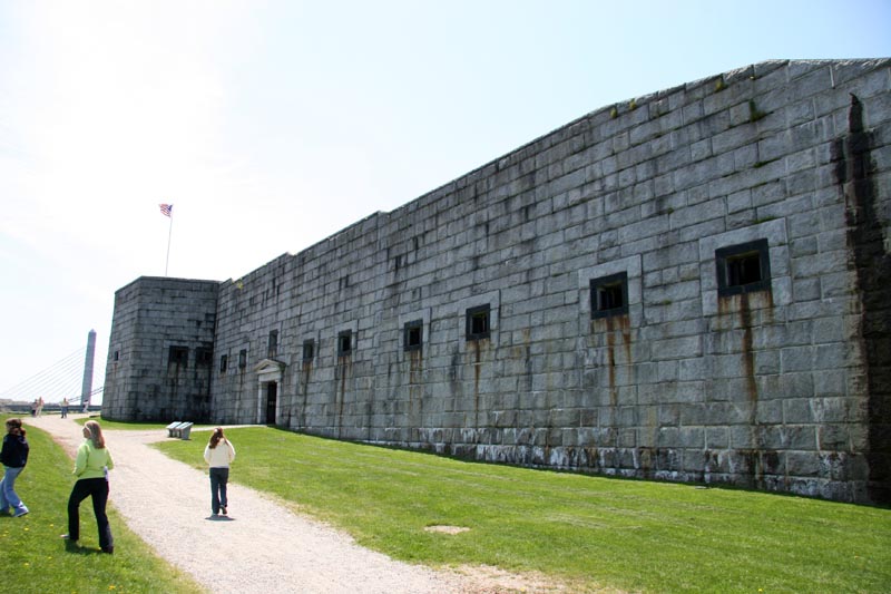 Path up to the fort