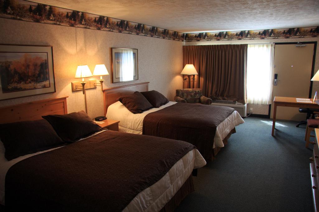 RAP_9267.jpg - Standard 2 queen room