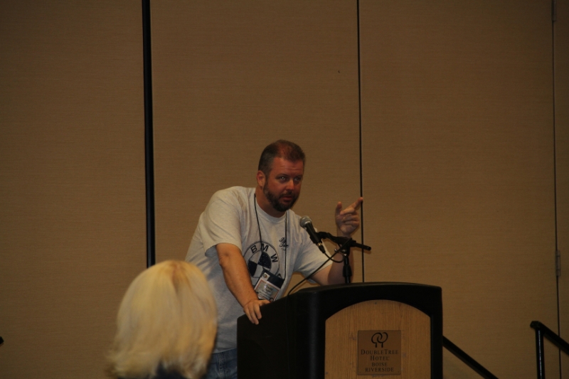 IMG_9750.JPG - I can't tell if I'm answering a question or calling an auction