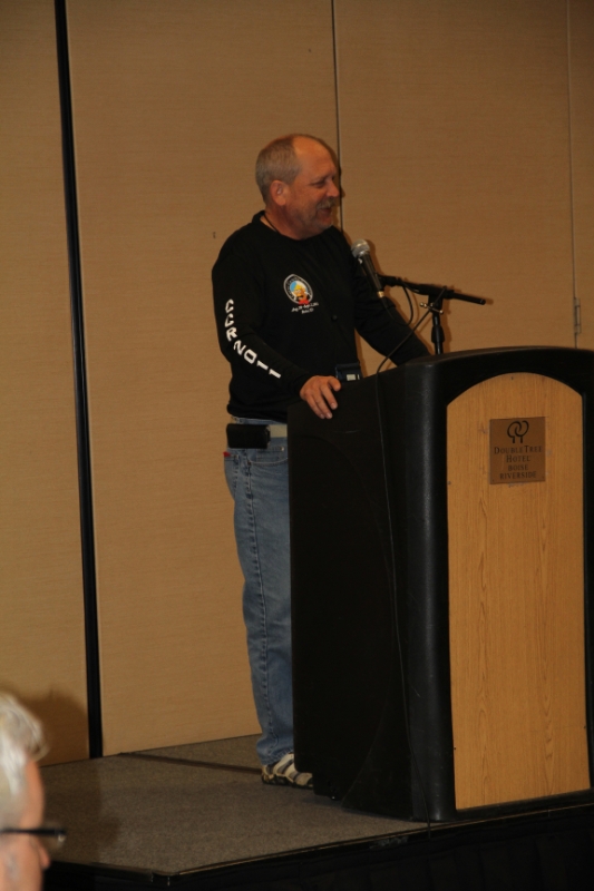 IMG_9774.JPG - Jeff just loves public speaking