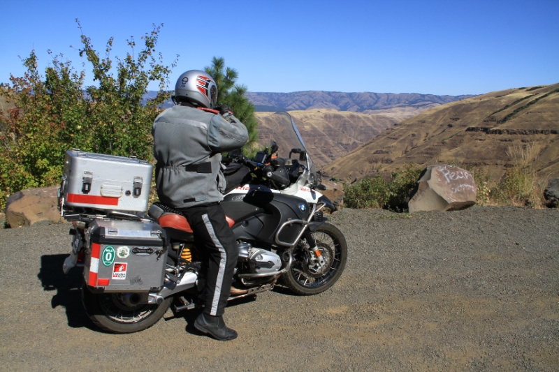 IMG_0668.JPG - Bob doing his best Ansel Adams impersonation