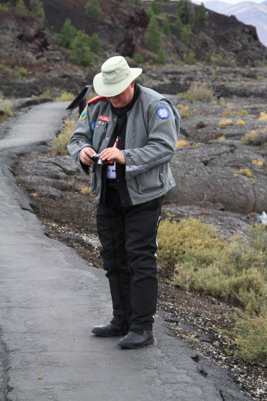 IMG_0729.JPG - 16 million years of geologic history around and Bob is taking a picture of...