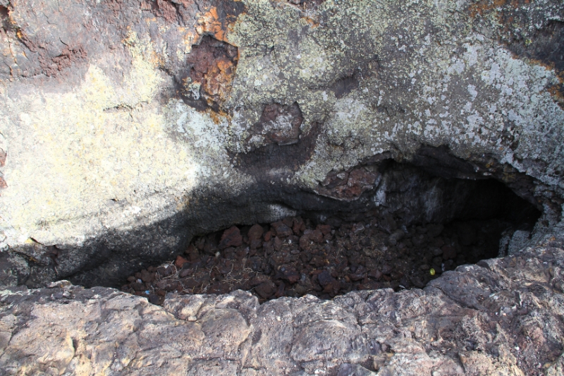 IMG_0769.JPG - Looking down into the crater