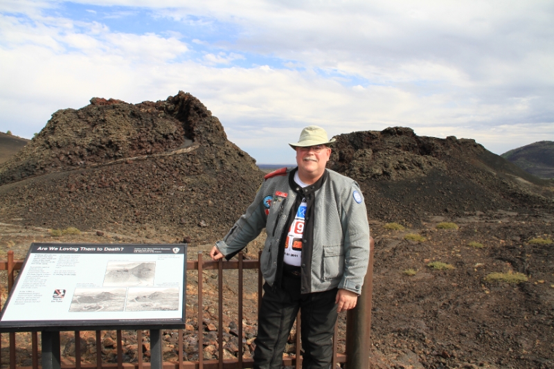 IMG_0786.JPG - Bob with the spatter cones.