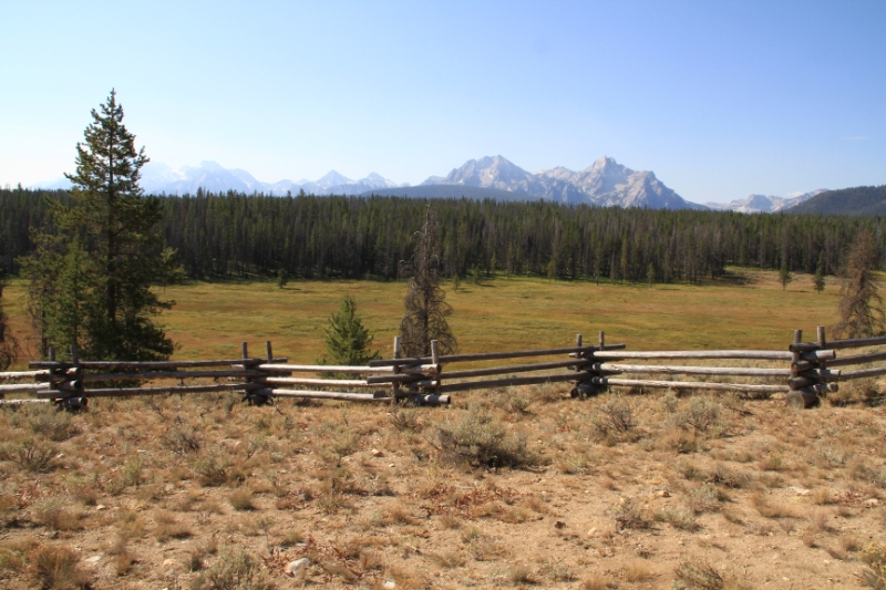 IMG_0892.JPG - Sawtooth Mountains