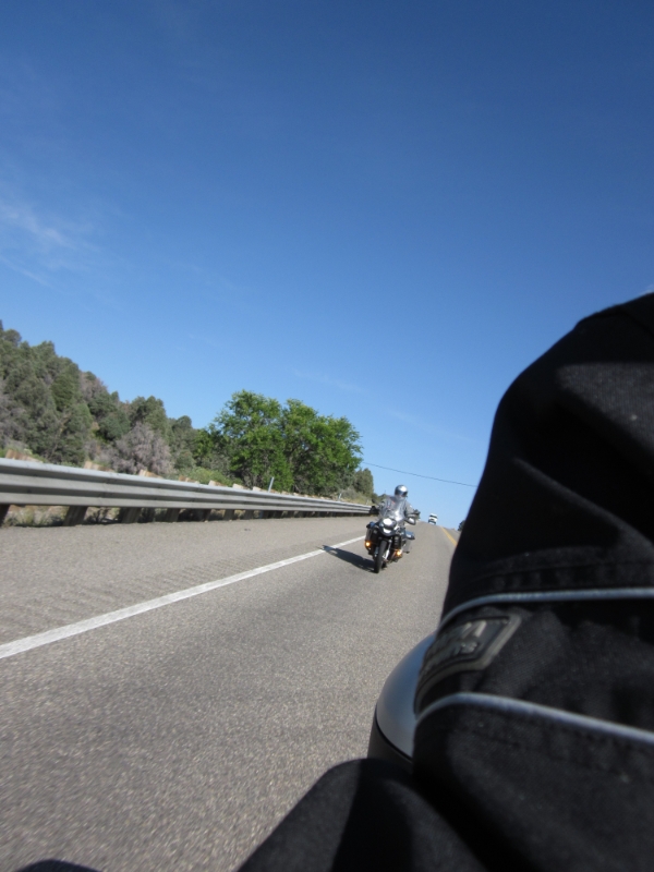 IMG_0371.JPG - Bob Rasters covering the flank on the trip home