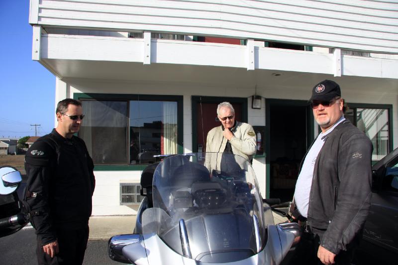 FB8_7038.jpg - Bret, Ralph & Bill