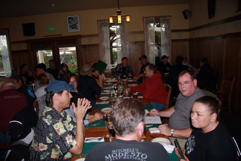 FB8_7100.jpg - Lots of chatting and deciding what part of the cow to eat