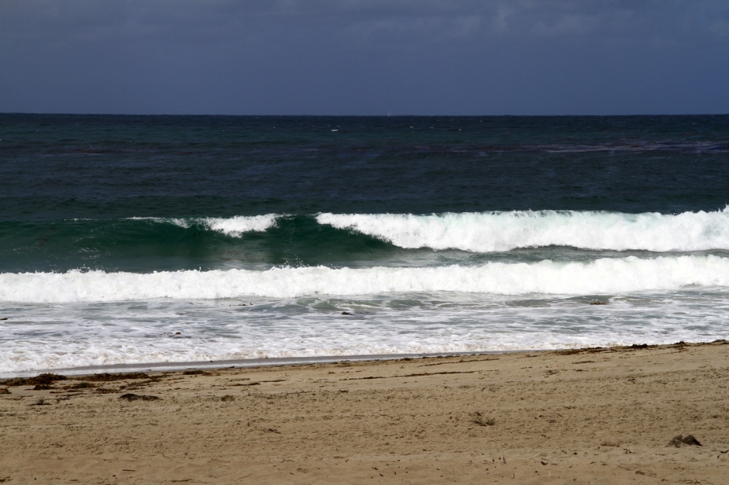 IMG_1217.JPG - Waves were breaking all day. Got much bigger later as the wind kicked up.