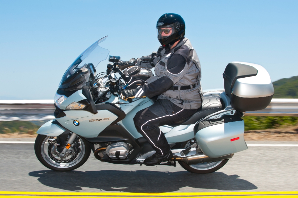 _DSC3870-Edit-2.JPG - Me heading up The Snake on Mulholland Highway. Picture courtesy of www.rockstorephotos.com.