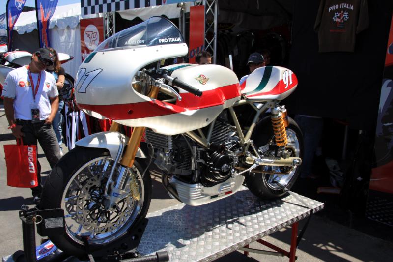 M09_9587.jpg - Nice custom Ducati racer