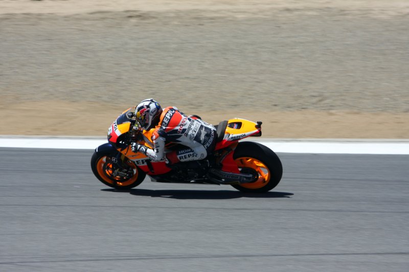 M10_1553.jpg - Pedrosa. He's practically a jockey, something like 5' 4" and 104 pounds.