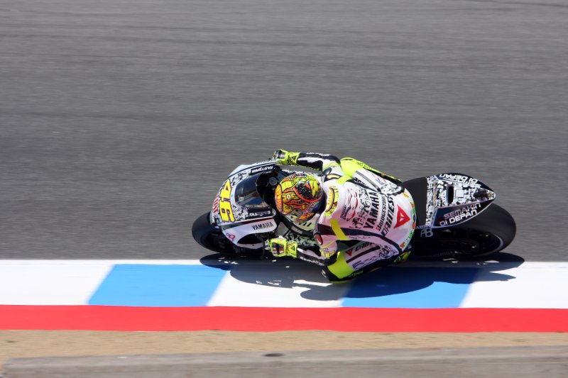 M10_1195.jpg - Rossi - Custom livery on the bikes and suits with 500 faces from Fiat drivers, celebrating a new car release