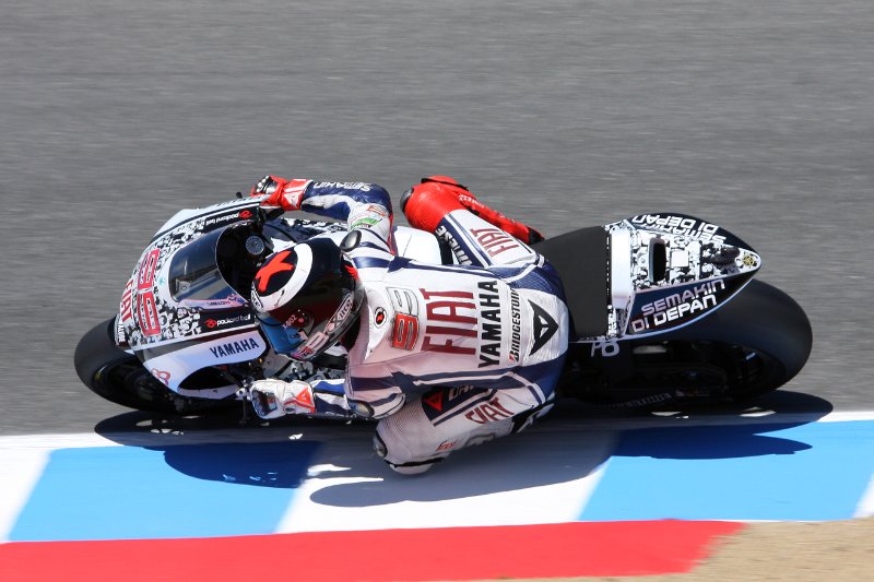 M10_1221.jpg - Lorenzo, unless you're the guy on SPEED, then "Loren-tho"