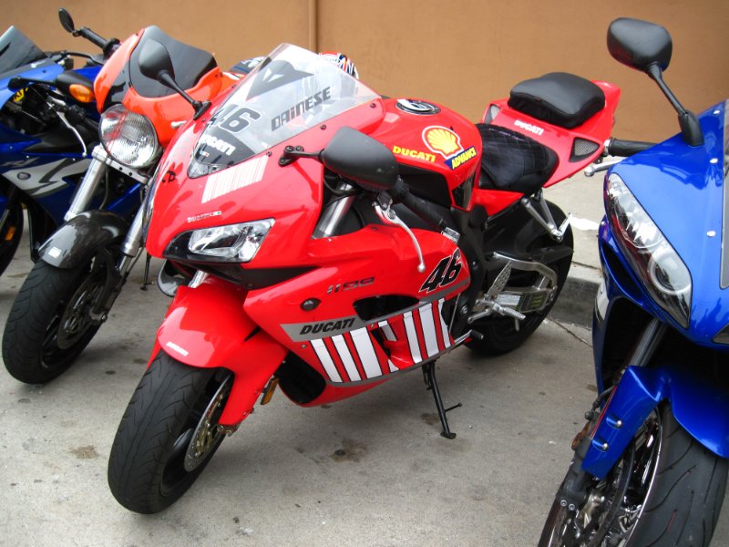 IMG_0374.JPG - Hey it's a Duca... wait a minute!! (actually a Honda CBR1000RR, talk about bike envy!)