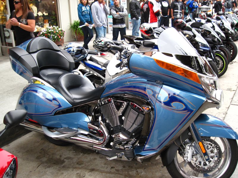 IMG_0393.JPG - Yeah, it's custom, but...