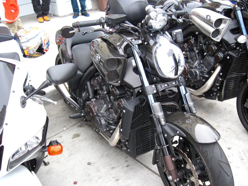 IMG_0413.JPG - A little carbon fiber with your VMAX?