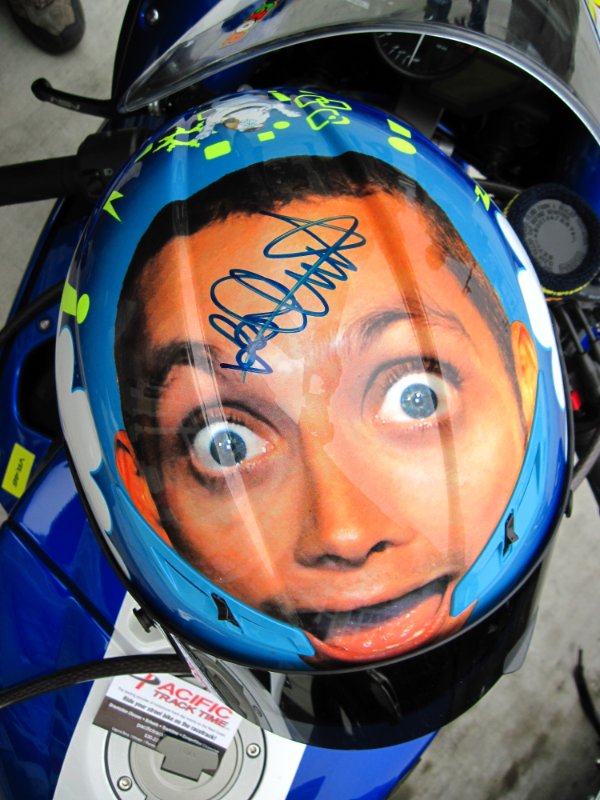 IMG_0416.JPG - The infamous Rossi helmet