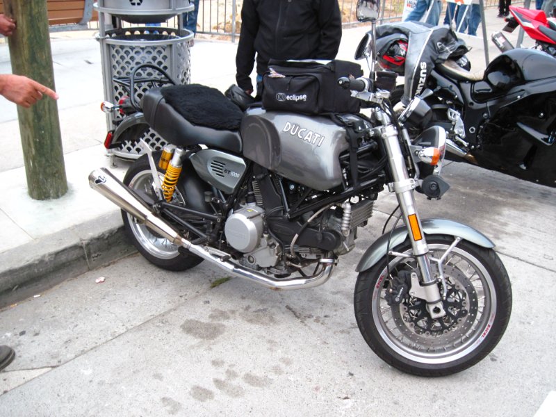 IMG_0456.JPG - Ducati GT 1000 rigged for the road