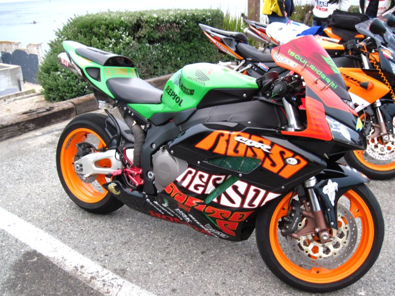 IMG_0460.JPG - Funky Rossi scheme from when he was with Honda