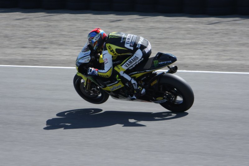 M10_2836.jpg - Edwards really getting it on