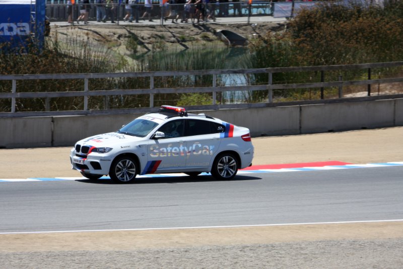 M10_4640.jpg - And the safety car is doing it's safety thing