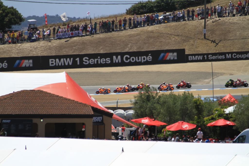 IMG_8895.JPG - Race start! going into turn 2
