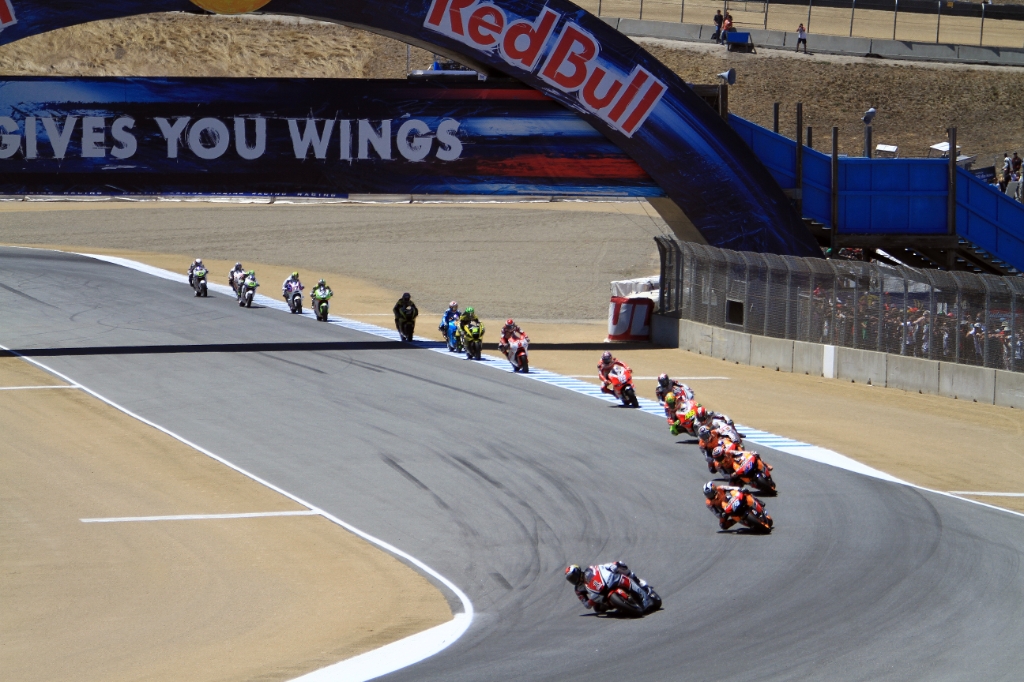 IMG_8908.JPG - The race is on!