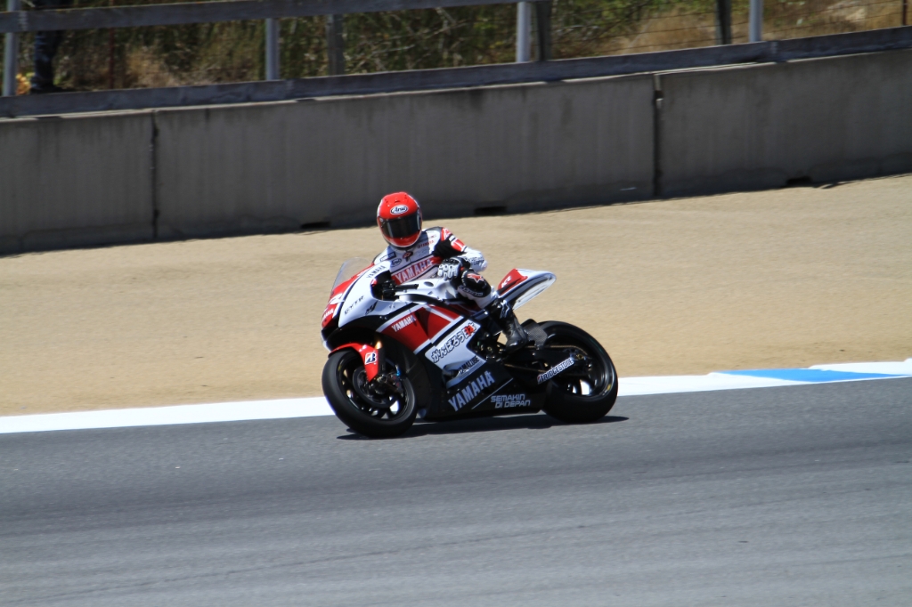 IMG_6559.JPG - Kenny Roberts on the current MotoGP spec Yamaha M1. Still not sure why he's staring at me.