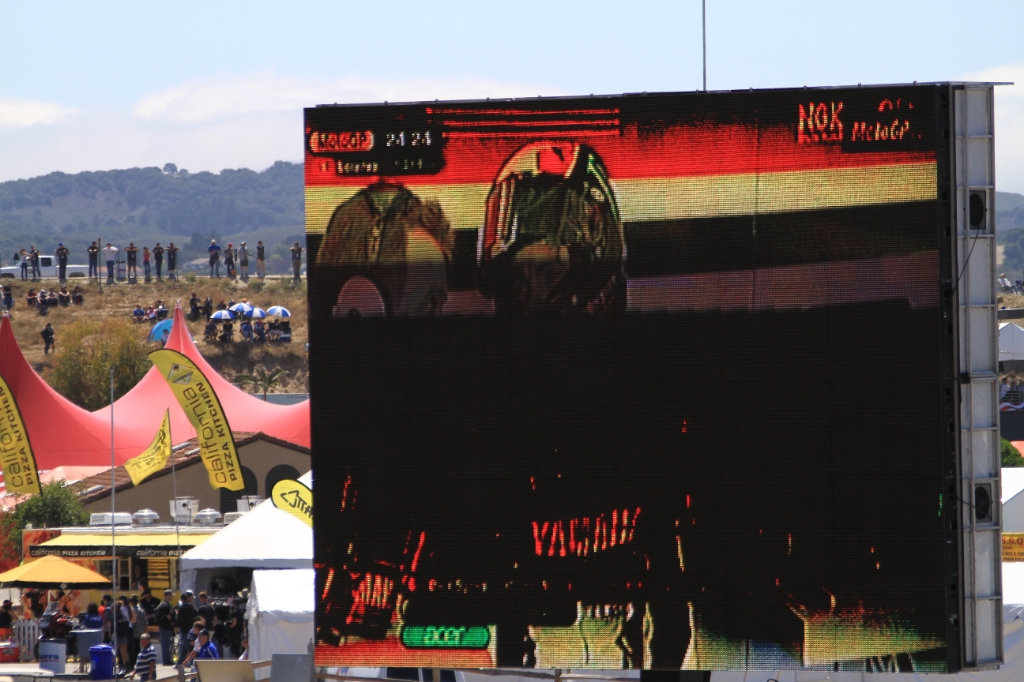 IMG_7466.JPG - I need that big screen in my house
