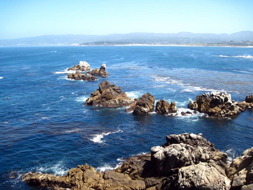 P10_0291.jpg - Looking across the bay to Carmel and Monterey.