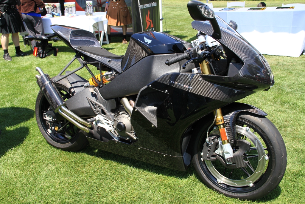 IMG_6518.JPG - EBR (Erik Buell Racing) 1190 RS street bike. Just a little bit of carbon fiber on this one. 