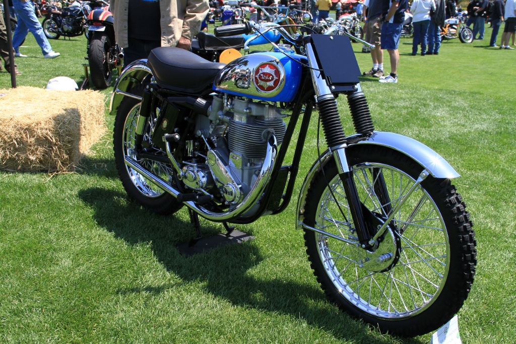 IMG_6530.JPG - Restored BSA that was used for dirt racing