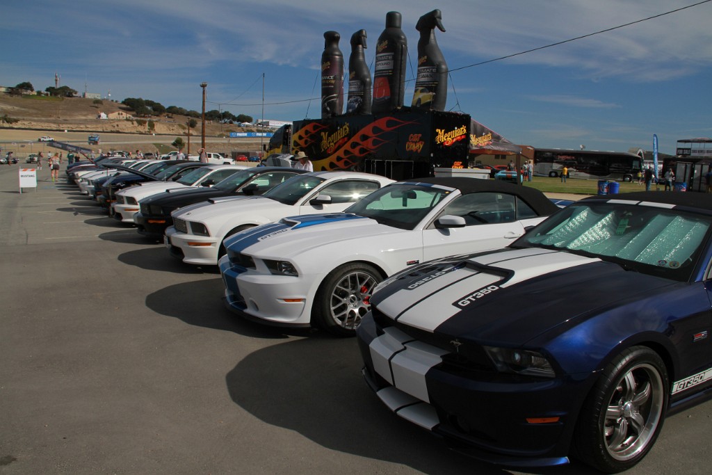 IMG_0112.JPG - Newer model GT350s. My friend Martin owns the 3rd one down. It's pretty quick. 